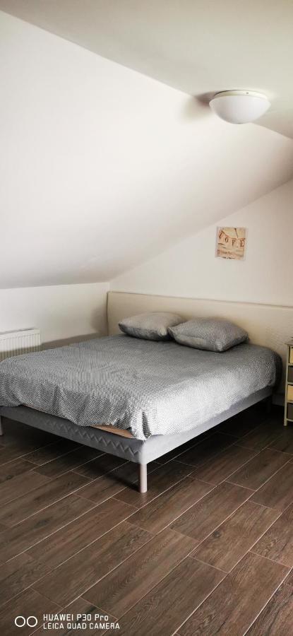 Luca'S Home Orszowa Zewnętrze zdjęcie